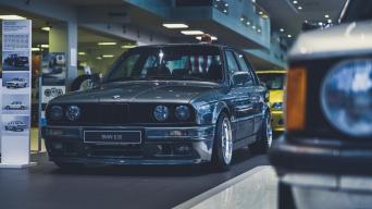 BMW E30 sedanas/V P Motors nuotrauka
