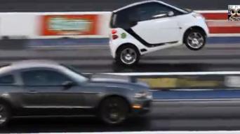 Smart vs Mustang