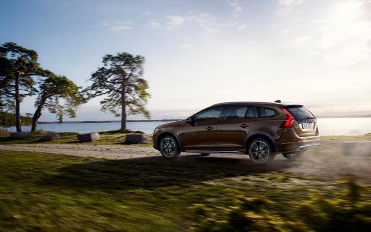 Volvo V60 Cross Country/Gamintojo nuotrauka