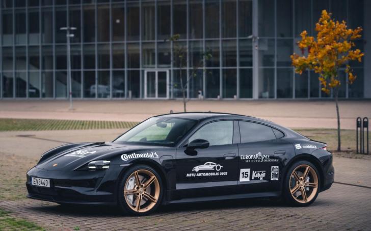 Porsche Taycan
