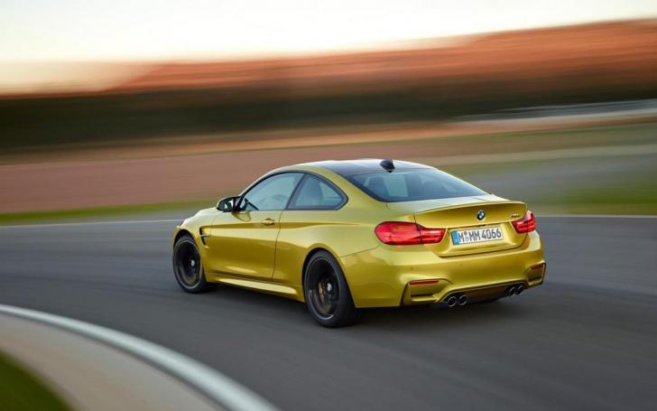 BMW M4/Gamintojo nuotrauka