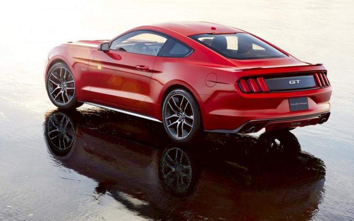 Ford Mustang 2015/Gamintojo nuotrauka