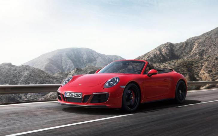 Porsche 911 Carrera 4 GTS Cabrio