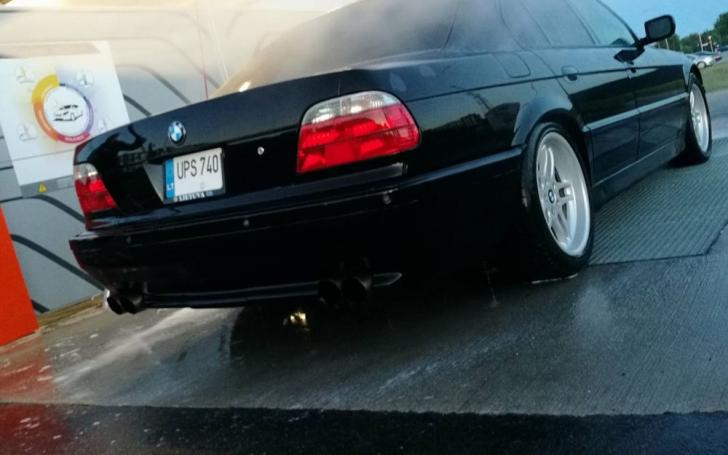 BMW 740i