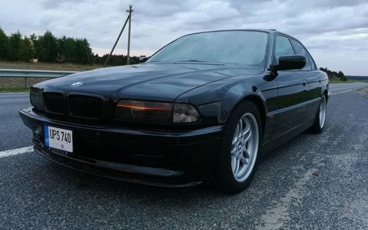 BMW 740i