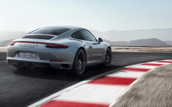 Porsche 911 Carrera 4 GTS Coupe
