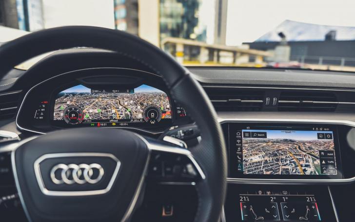 Audi A6 interjeras