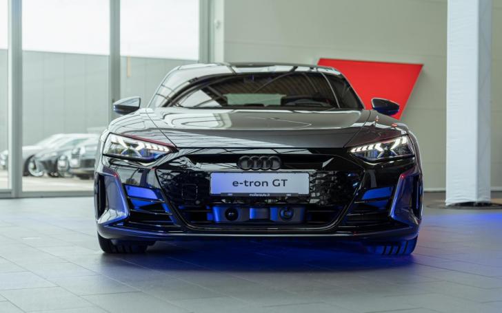„Audi e-tron GT“ elektromobilis