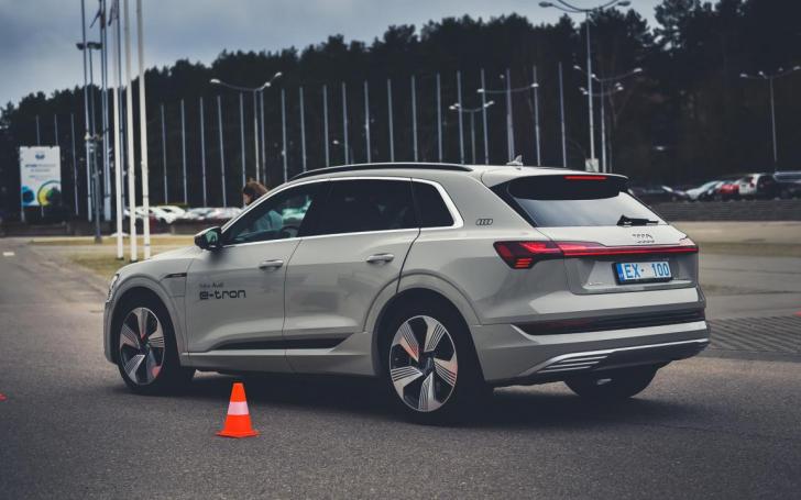 Audi e-tron