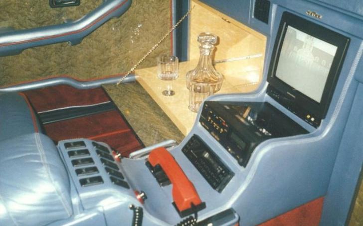 Audi V8