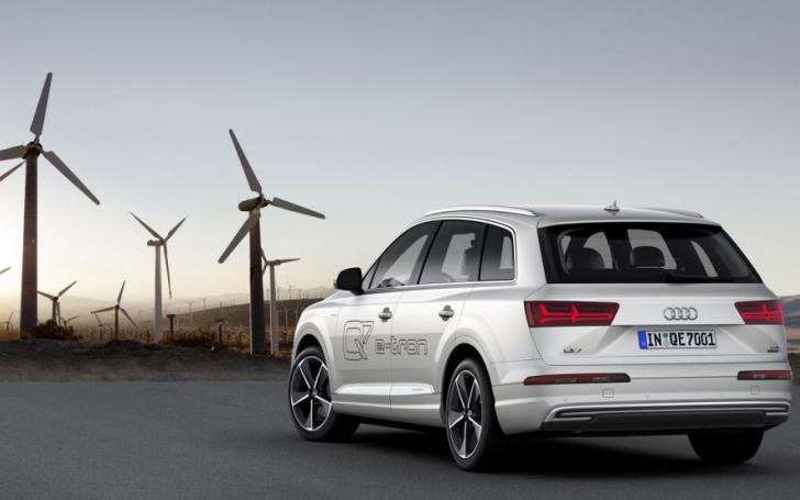 Audi Q7 E-Tron 3.0 TDI Quattro/Gamintojo nuotrauka
