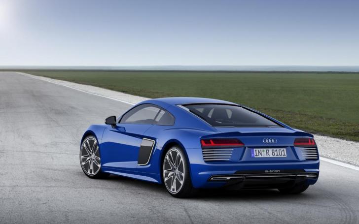 Audi R8 e-tron/Gamintojo nuotrauka