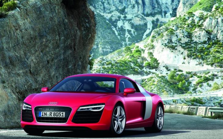 Audi R8 - atnaujintas modelis/Gamintojo nuotrauka