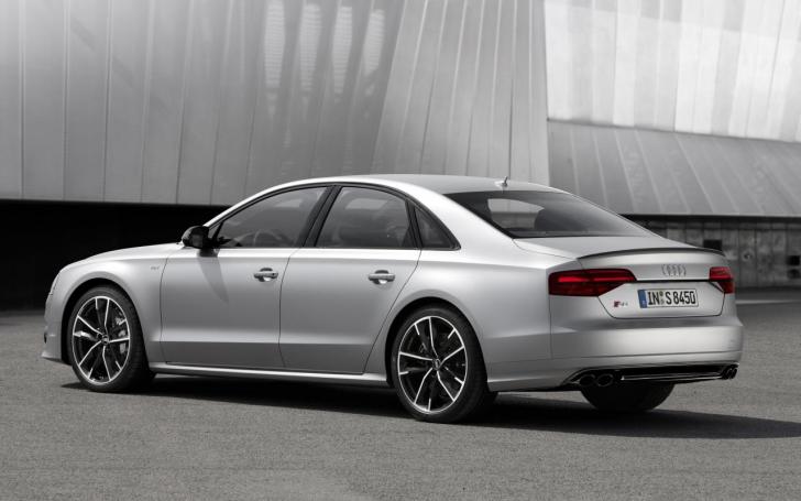 Audi S8 plus/Gamintojo nuotrauka