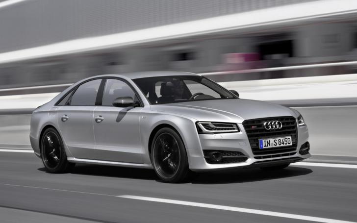 Audi S8 plus/Gamintojo nuotrauka