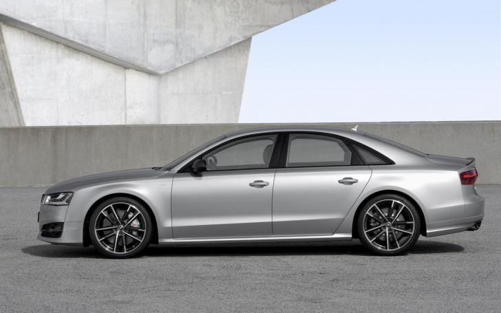 Audi S8 plus/Gamintojo nuotrauka