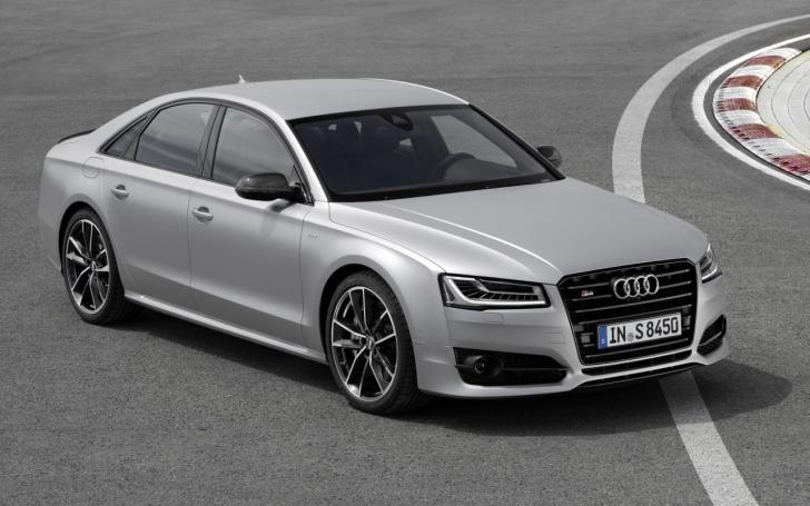 Audi S8 plus/Gamintojo nuotrauka