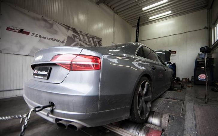Audi S8