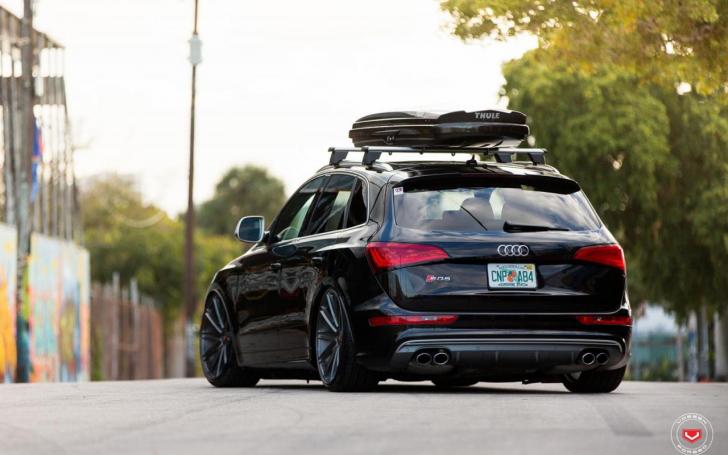 Audi SQ5 su Vossen ratais