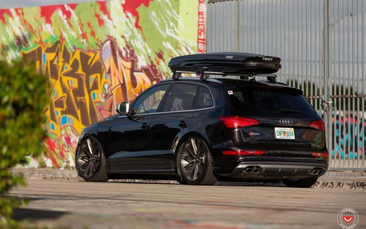 Audi SQ5 su Vossen ratais