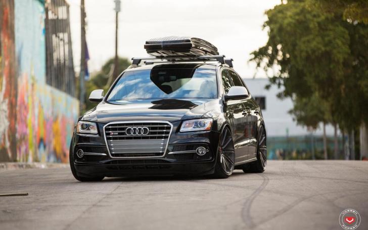 Audi SQ5 su Vossen ratais