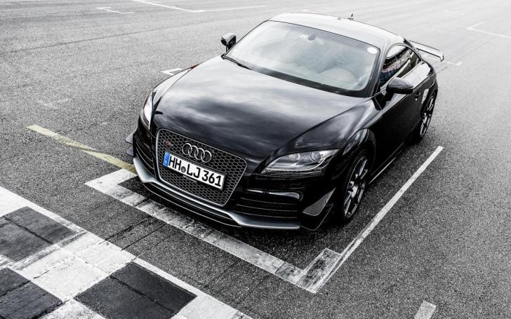 Audi TT RS/Gamintojo nuotrauka