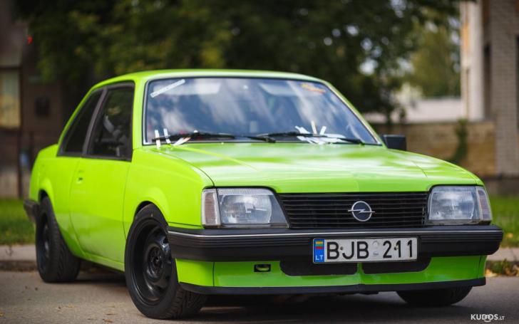 Automobilių paroda Varėnoje/Kudos.lt nuotrauka