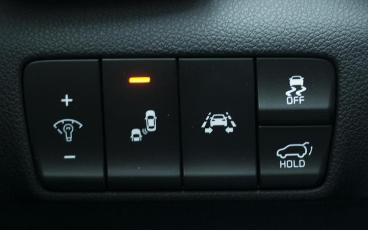 Elektroninės saugumo sistemos automobiliuose