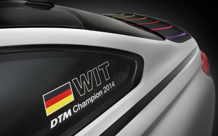 BMW M4 DTM Champion Edition Coupe/Gamintojo nuotrauka