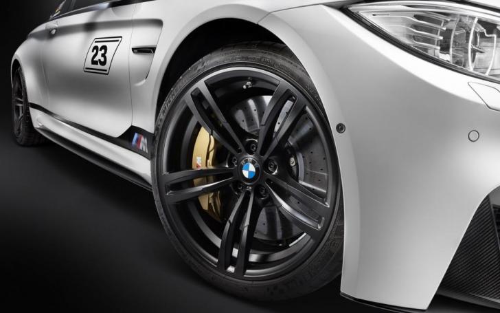 BMW M4 DTM Champion Edition Coupe/Gamintojo nuotrauka