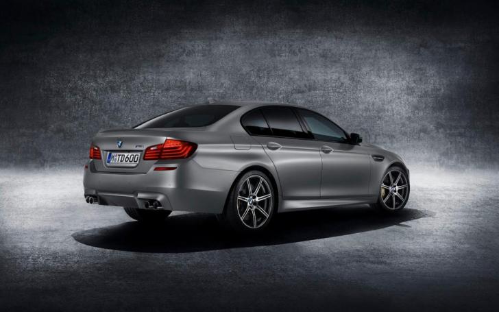 BMW 30 Jahre M5/Gamintojo nuotrauka