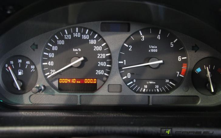 BMW 320i E36