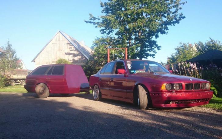 BMW E34 su priekaba BMW E34 su priekaba