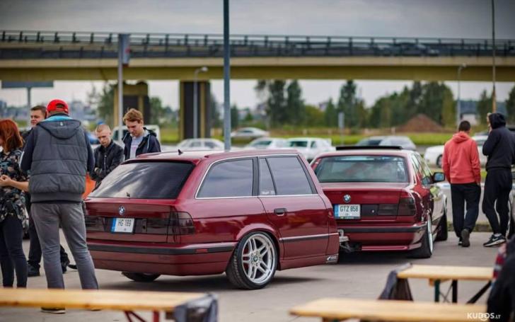 BMW E34 su priekaba/kudos.lt nuotrauka