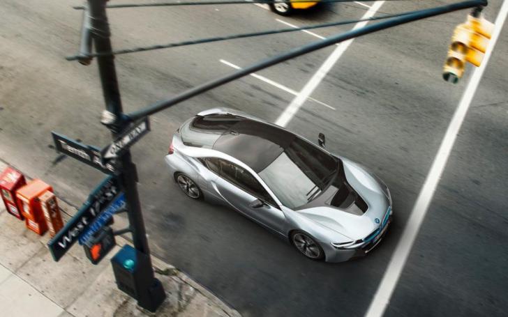 BMW i8/Gamintojo nuotrauka