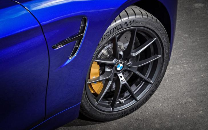 BMW M4 CS