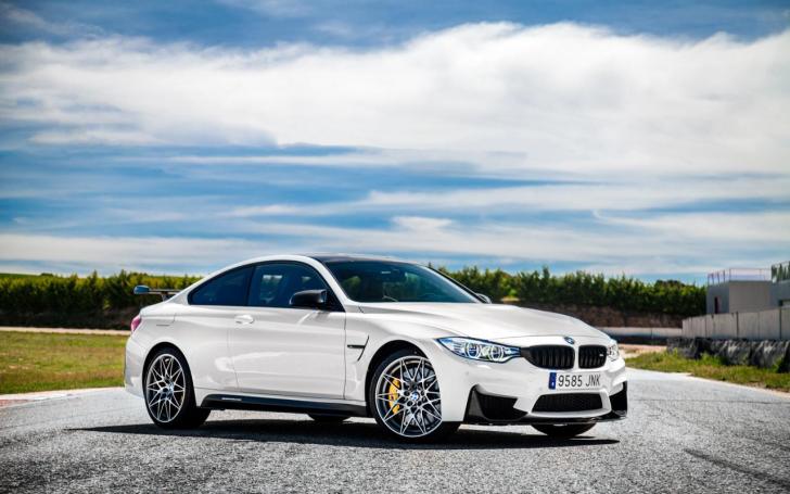 BMW M4 CS