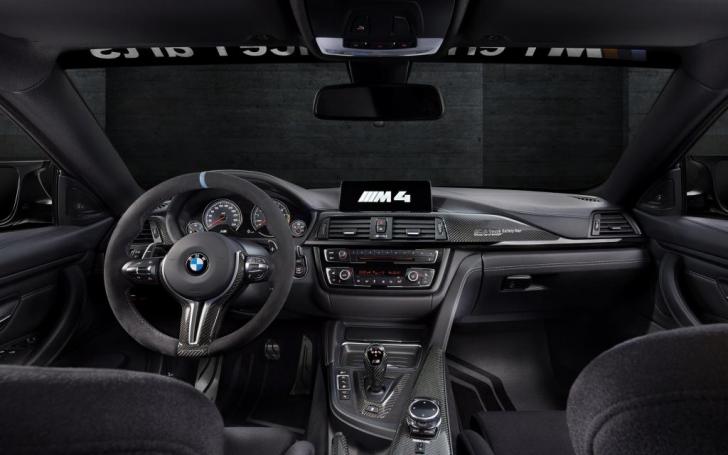 BMW M4/Gamintojo nuotrauka
