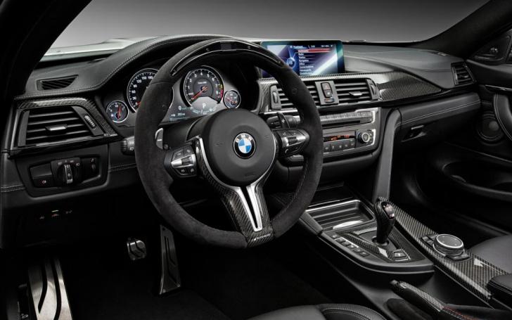 BMW M4 M Performance/Gamintojo nuotrauka