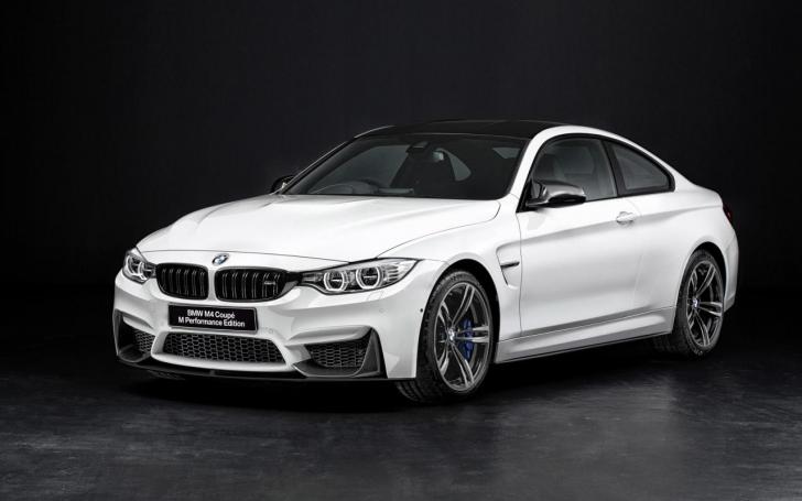 BMW M4/Gamintojo nuotrauka