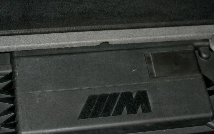 BMW M5 E39 speciali akumuliatoriaus dėžė