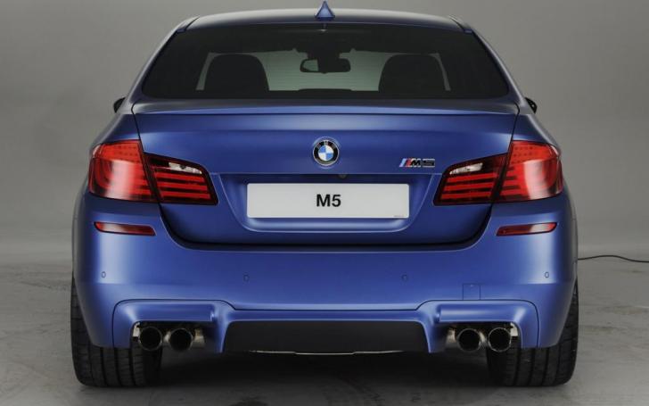 BMW M5 M Performance Edition/Gamintojo nuotrauka