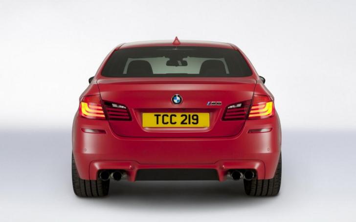 BMW M5 M Performance Edition/Gamintojo nuotrauka