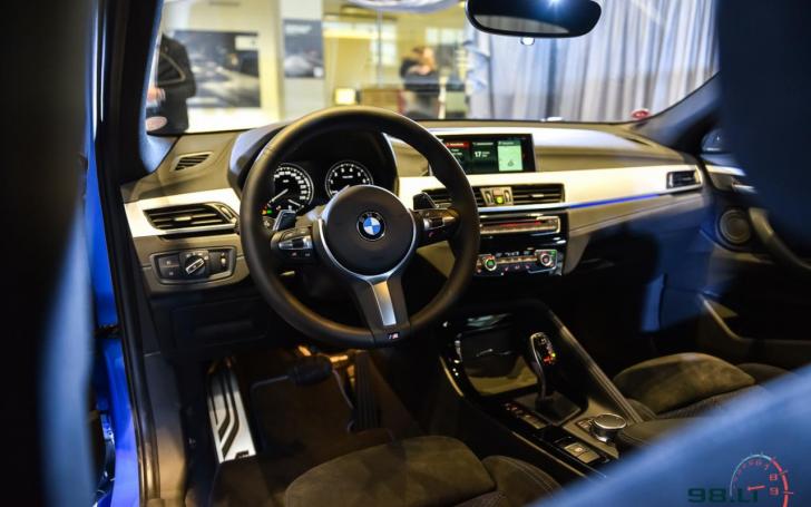 BMW X2