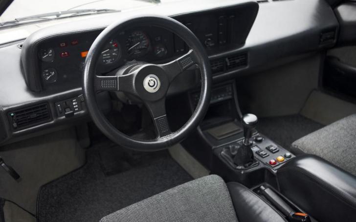 BMW M1/Gamintojo nuotrauka