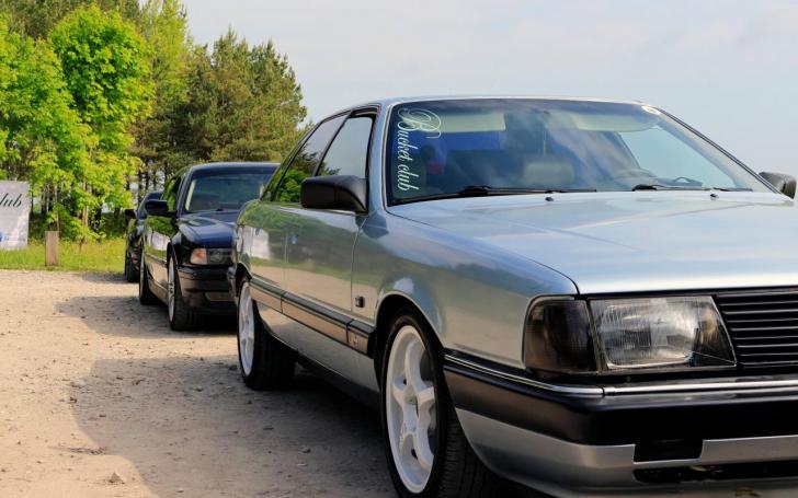 Automobilių susitikimas/Tomo Stropaus nuotrauka