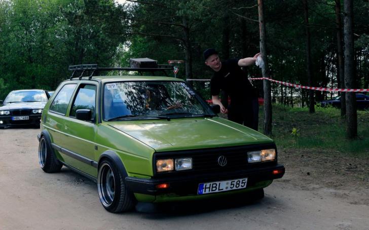 Automobilių susitikimas/Tomo Stropaus nuotrauka