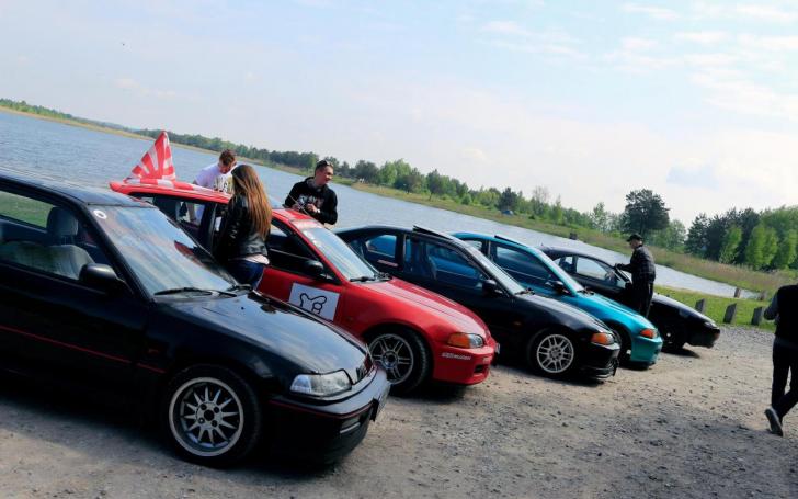 Automobilių susitikimas/Tomo Stropaus nuotrauka