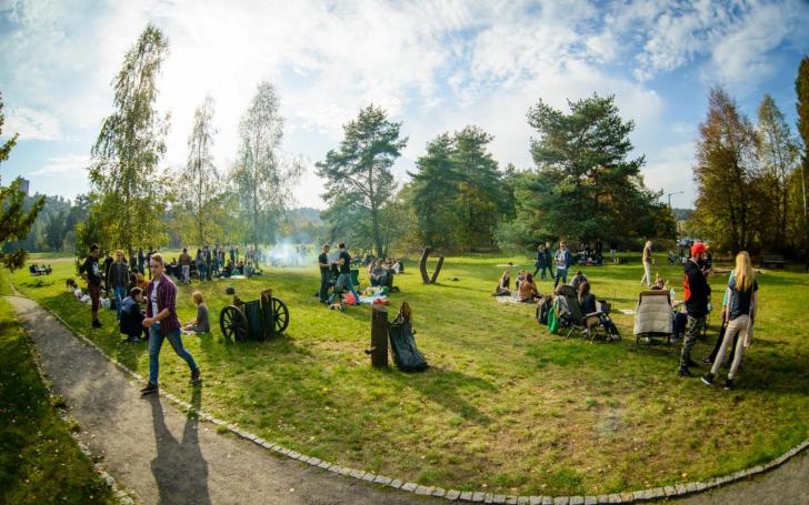 Cars, coffee BBQ season closing meet 2015/Organizatorių nuotrauka