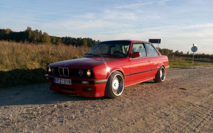 BMW E30 Coupe